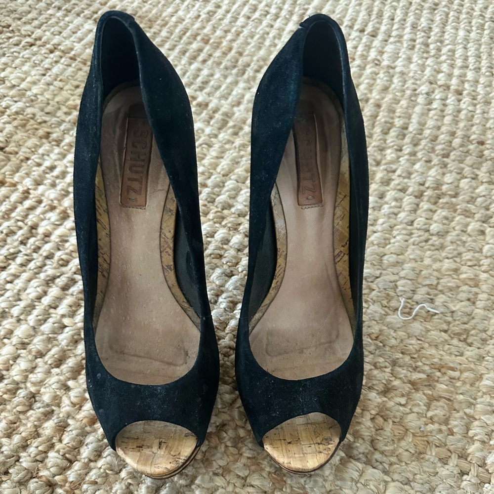 SCHUTZ Black Suede platform Peep-Toe Heels with bamboo look soles and heels sz10